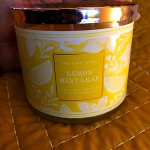 Bath & Body Works Candle-Lemon Mint Leaf